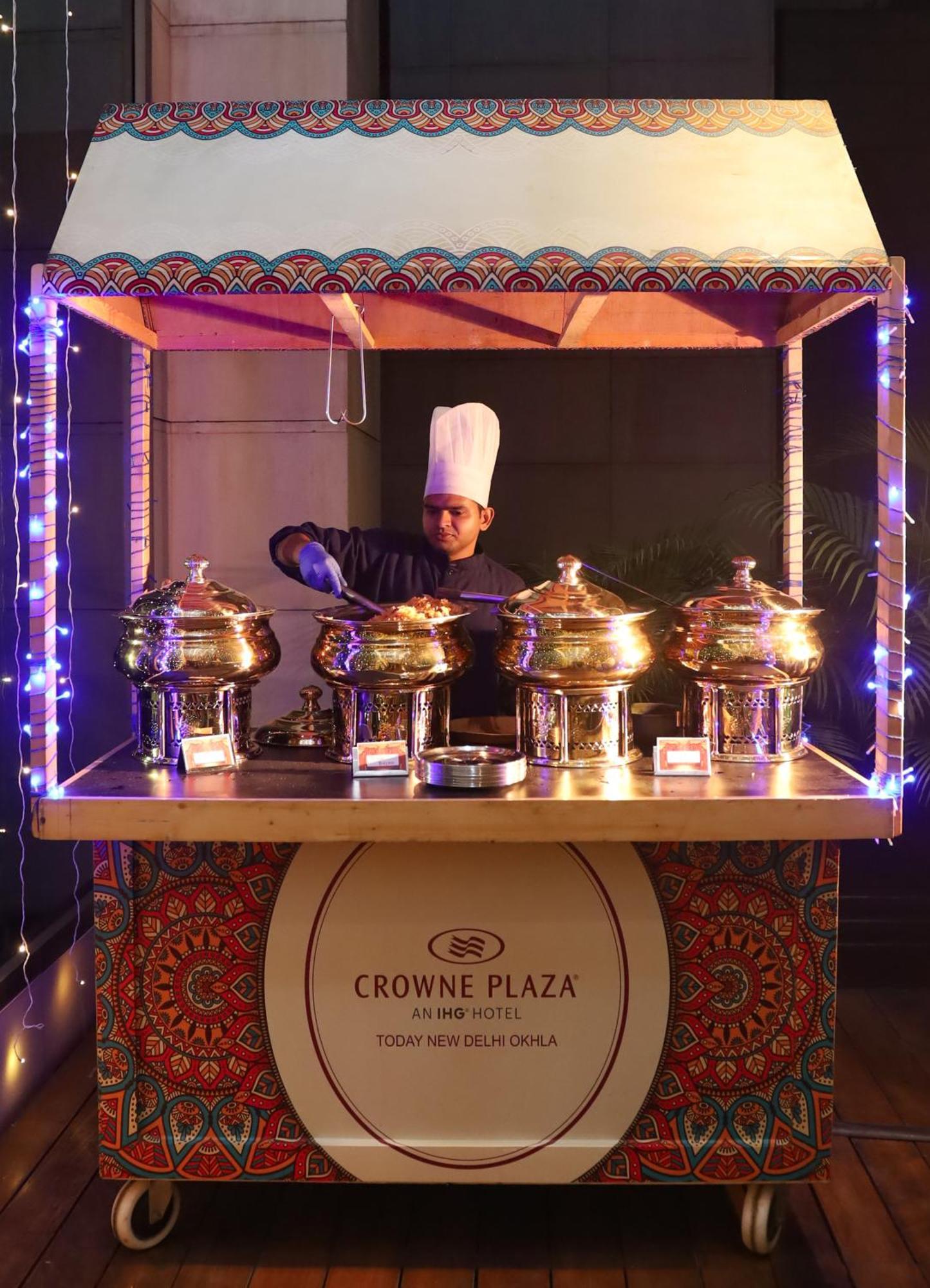 Crowne Plaza New Delhi Okhla, An Ihg Hotel מראה חיצוני תמונה